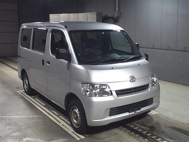 2124 Toyota Town ace van S412M 2018 г. (JU Gifu)